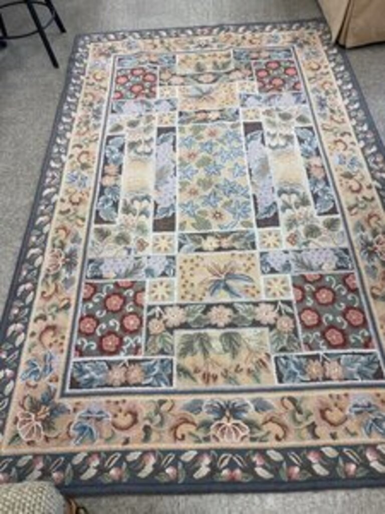 Savannah Petit Point Hooked Rug