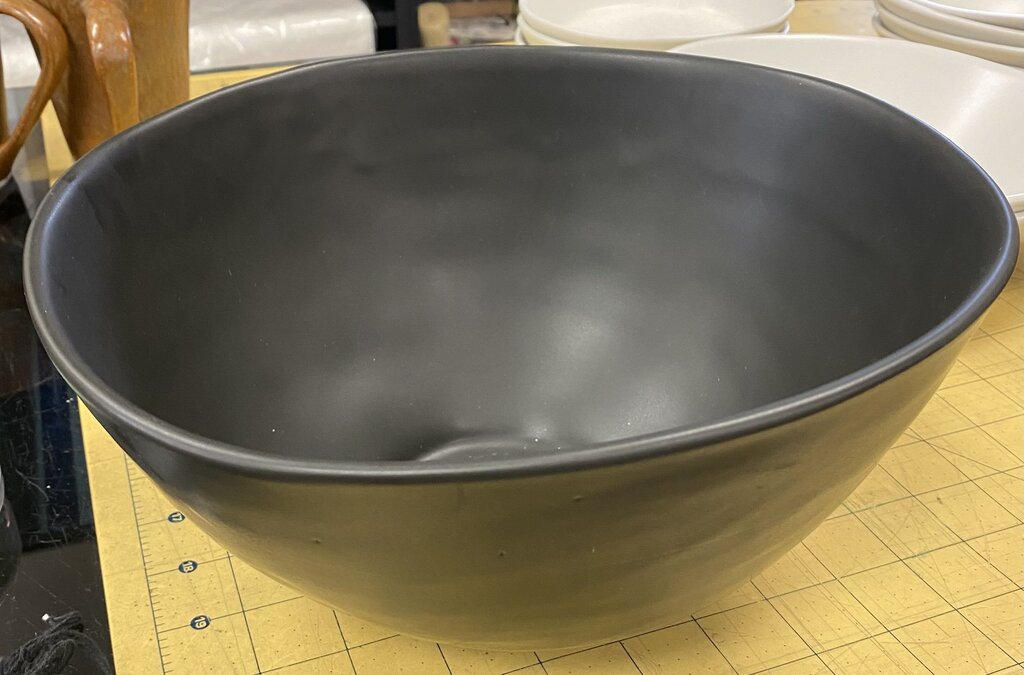 Haand Pottery Skali Salad Bowl