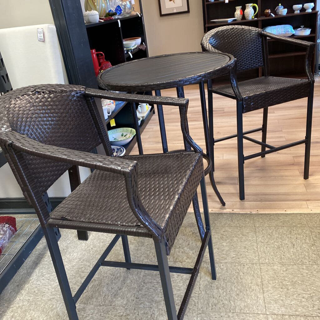 Lark Manor Alyne Bistro Set