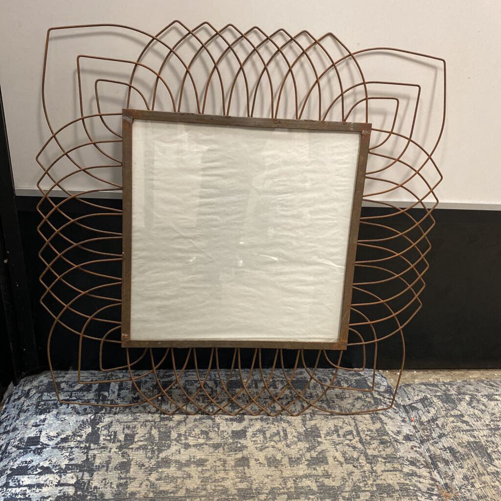 Artist Studio Wire Wall Frame