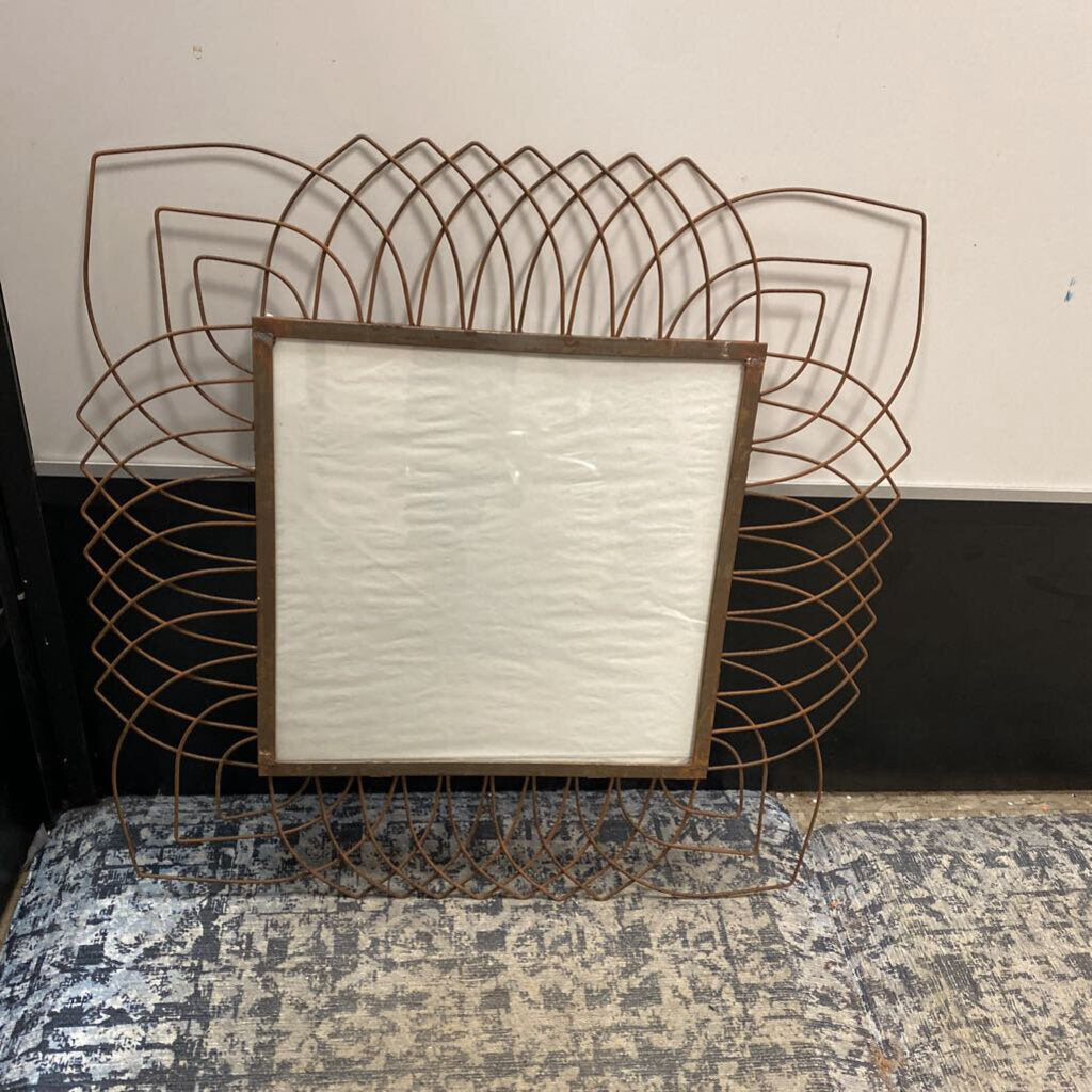 Artist Studio Wire Wall Frame