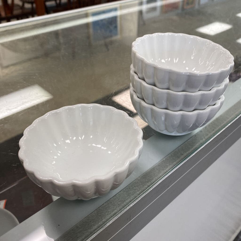 4x Pier One Ribbed Ramekins