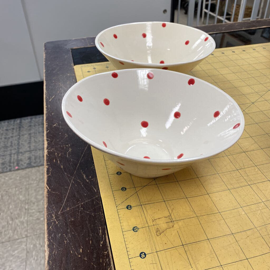 2x EA USA Polka Dot Bowls