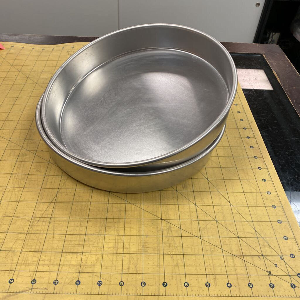 2x Round Cake Pans