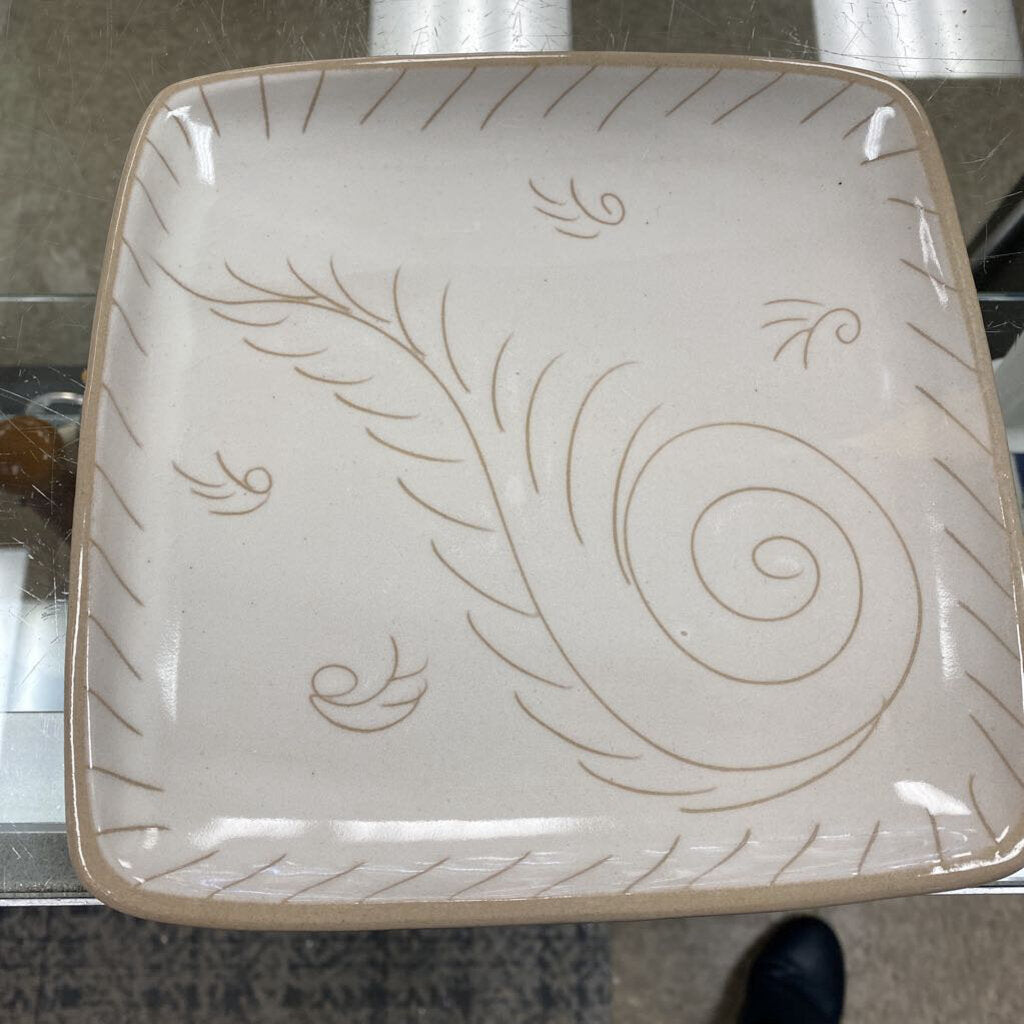 Glidden Parker Feather Pattern Plate