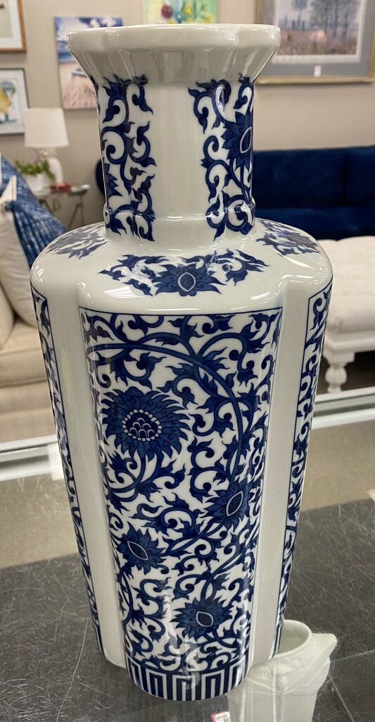 Chinese Porcelain Vase