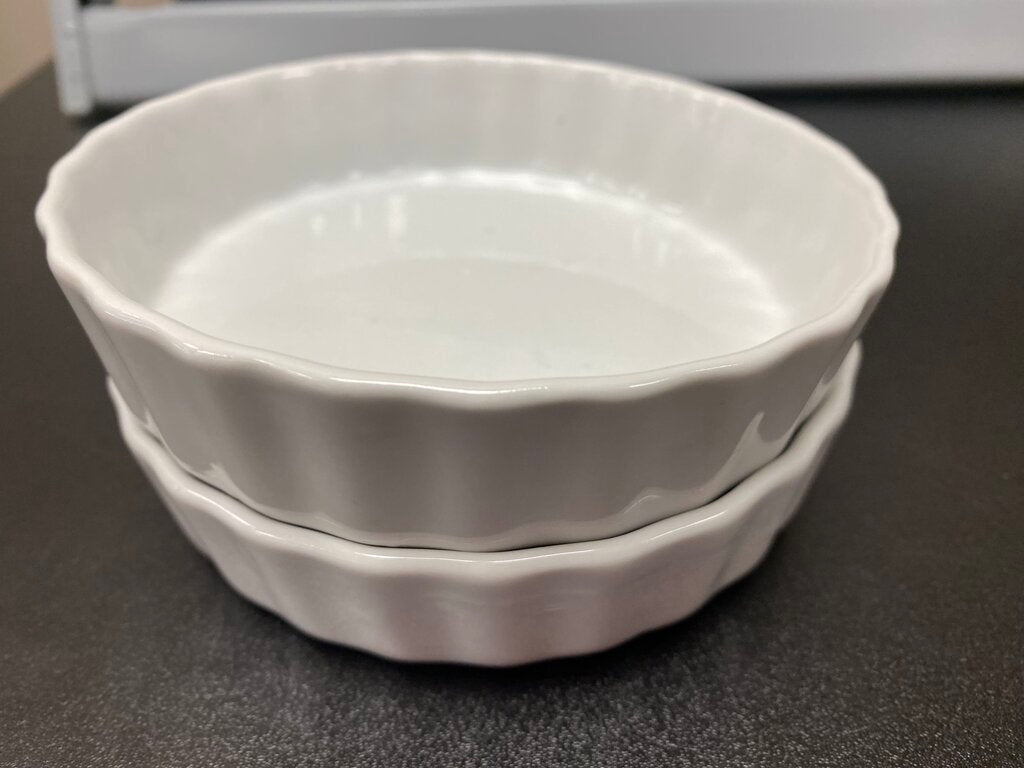 2x BIA Porcelain Quiche PLates