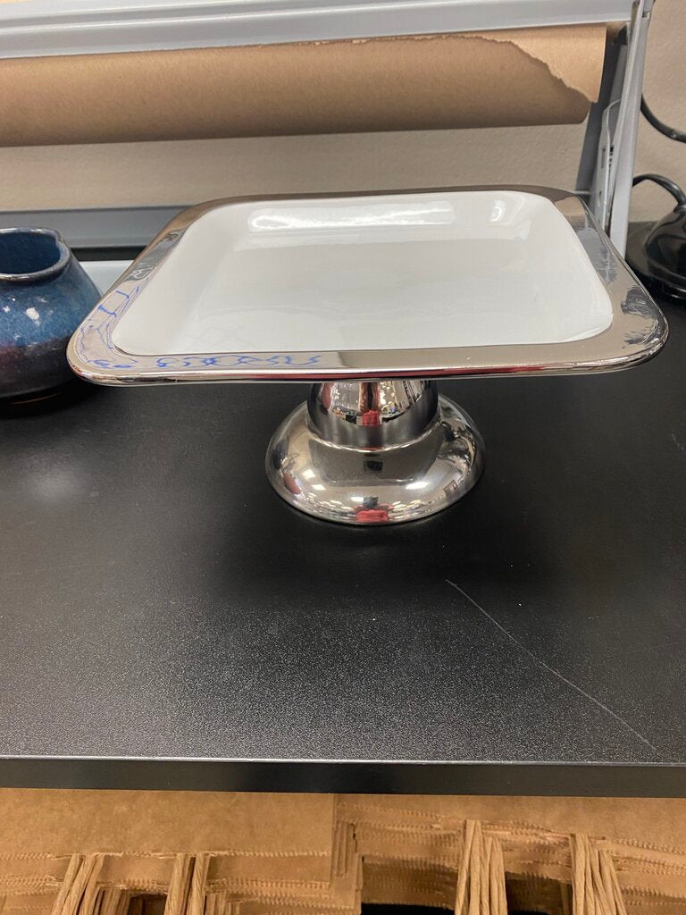 Studio Tu Porcelain Pedestal