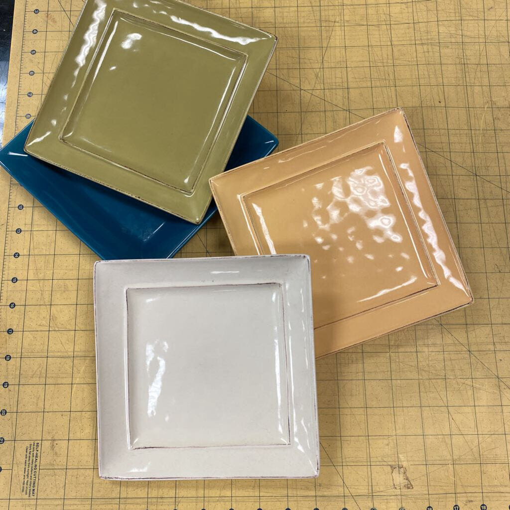 4x Pier One Martillo Salad Plates