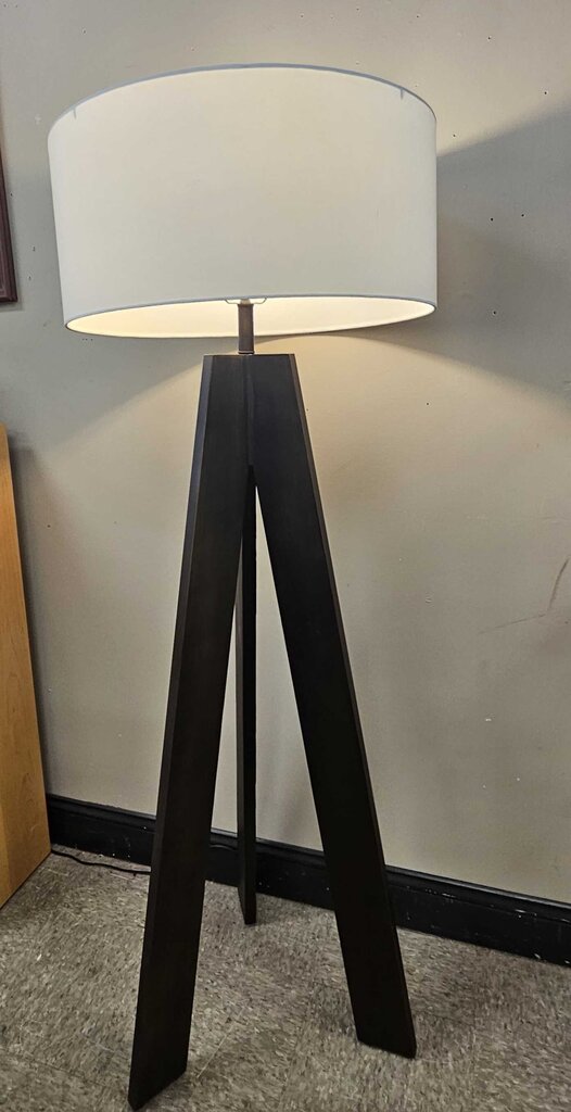 Steel 3-Leg Floor Lamp