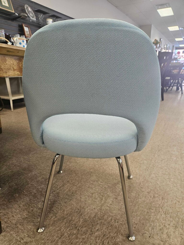 Knoll Saarinen Executive Upholstered Side Chair