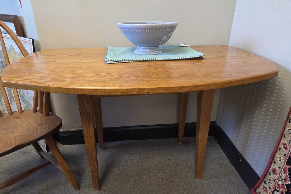 Hunt Country Furniture Solid Oak Drop Leaf Dining Table w/4 Spindle Back Chairs
