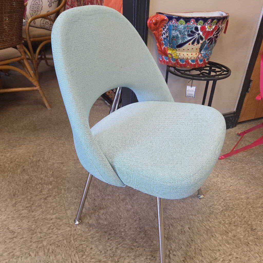 Knoll Saarinen Executive Upholstered Side Chair