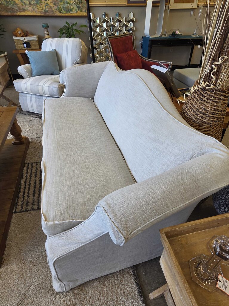 Ethan Allen Traditional Classics Georgian Court Queen Anne Camelback Sofa with Linen Slipcover