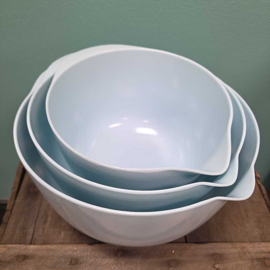 3-Piece Nesting Plastic Mixing Bowl Set