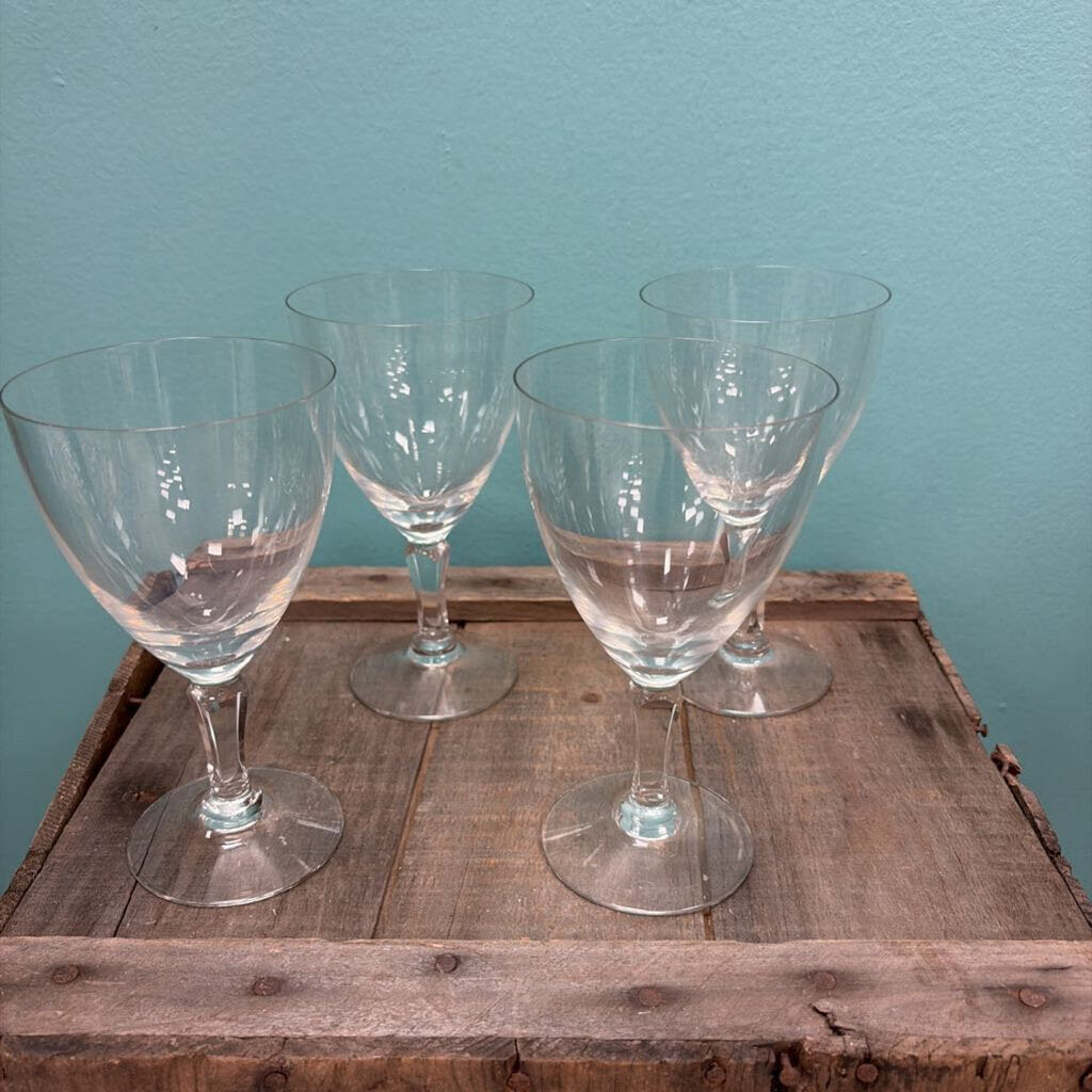 Set of 4 Clear Wine Glasses