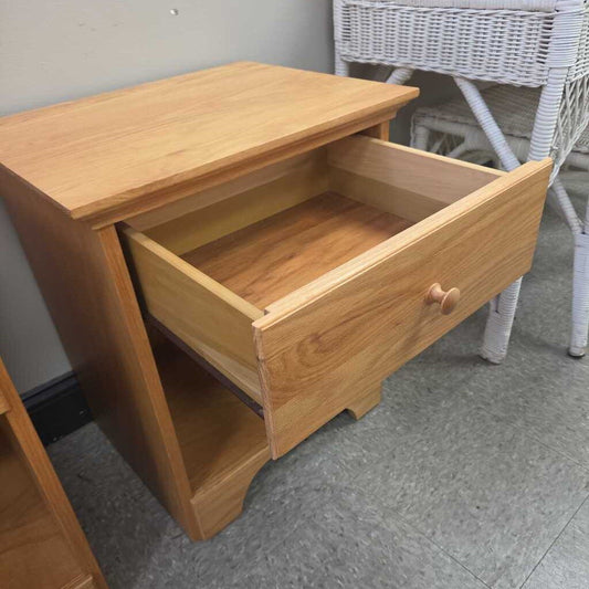 Modern Oak Single Drawer Nightstand