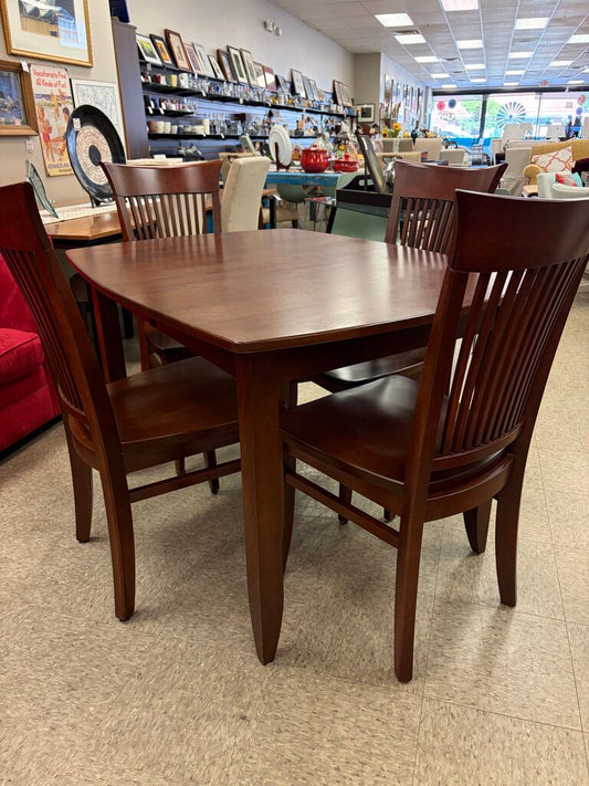 Canadel Solid Wood Dining Table w/4 Chairs