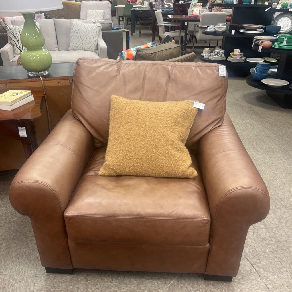 Pottery Barn Turner Roll Statesville Leather Arm Chair