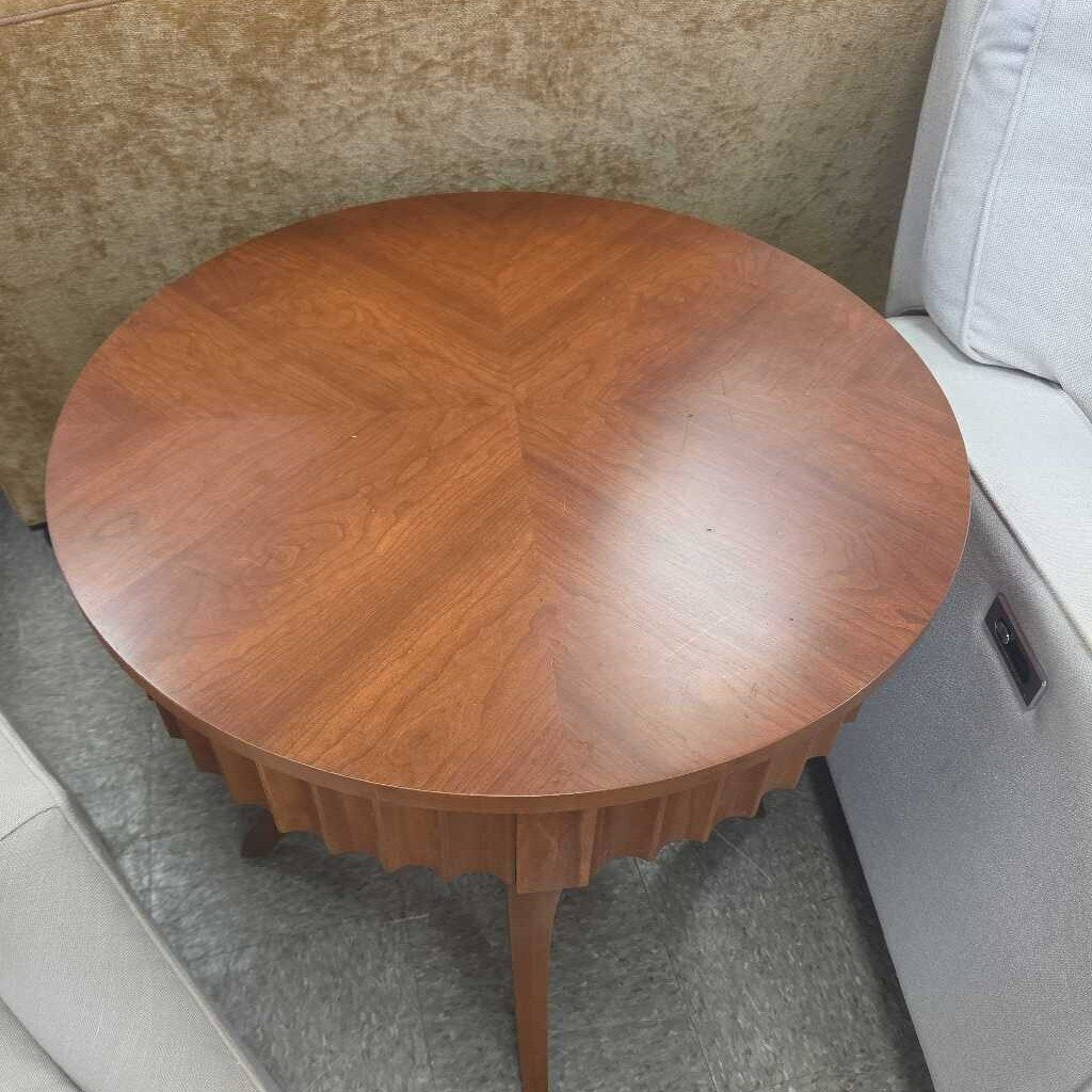 Ethan Allen Fluted Edge Round Side Table