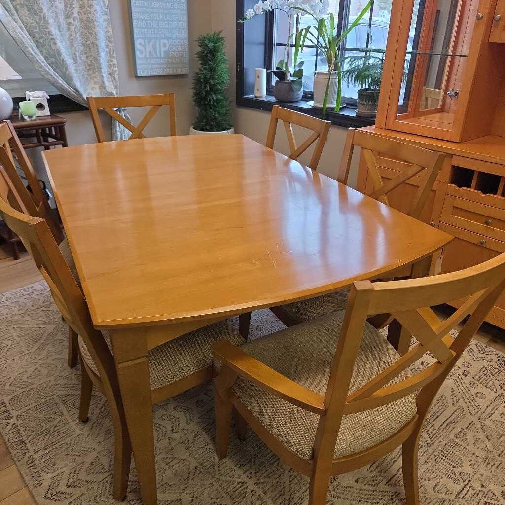 Ethan Allen Maple Dining Table w/6 Chairs & Two 18" Leaves