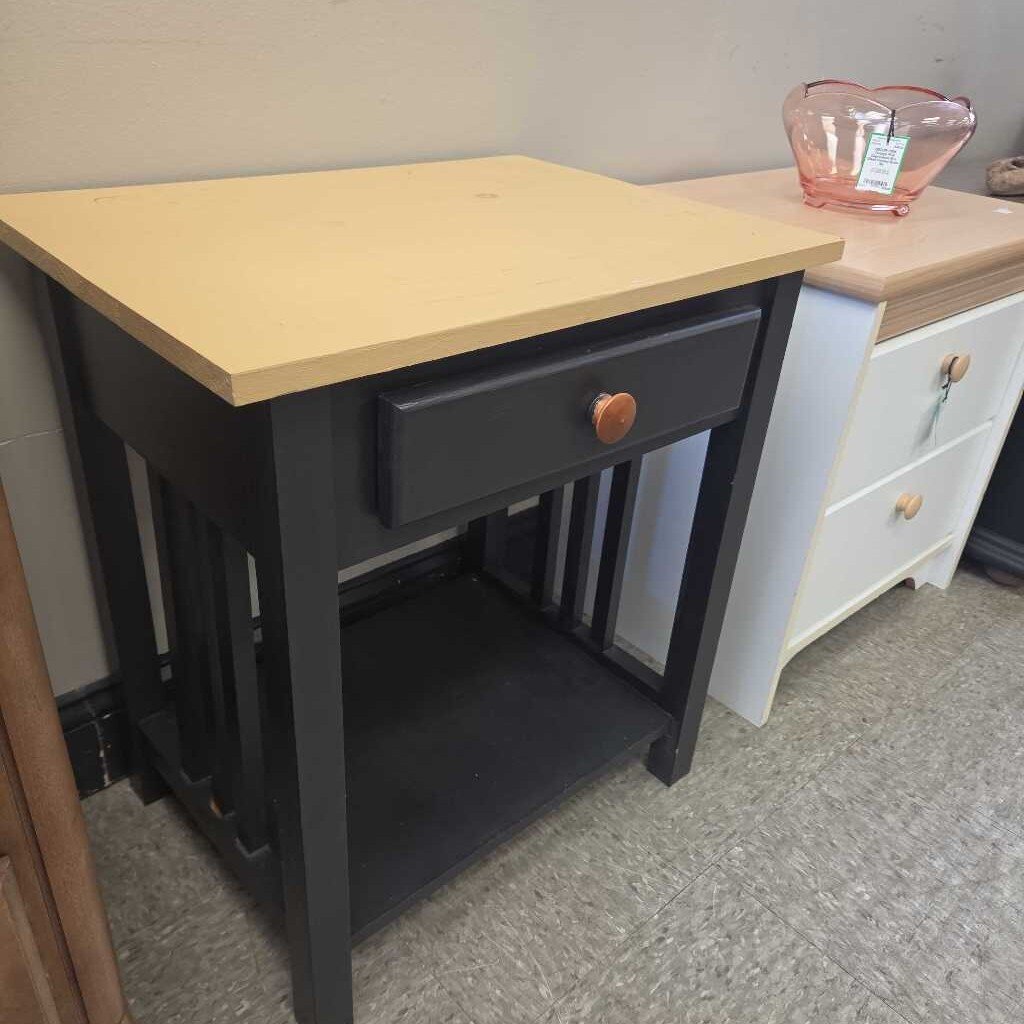Painted Solid Wood Single Drawer Nightstand