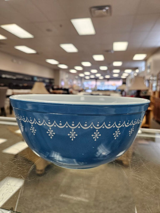 Pyrex Mixing Bowl