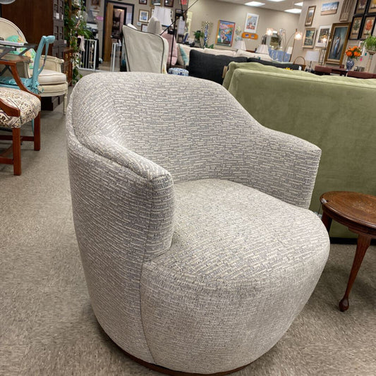 Young's Furniture Swivel Club Chair