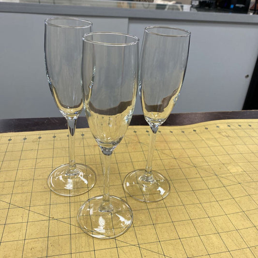 3x Glass Champagne Flutes