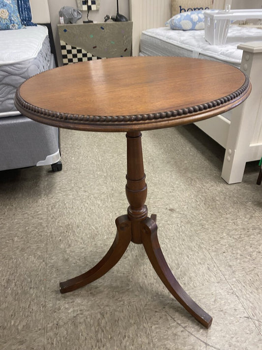 Vintage Pie Crust Table