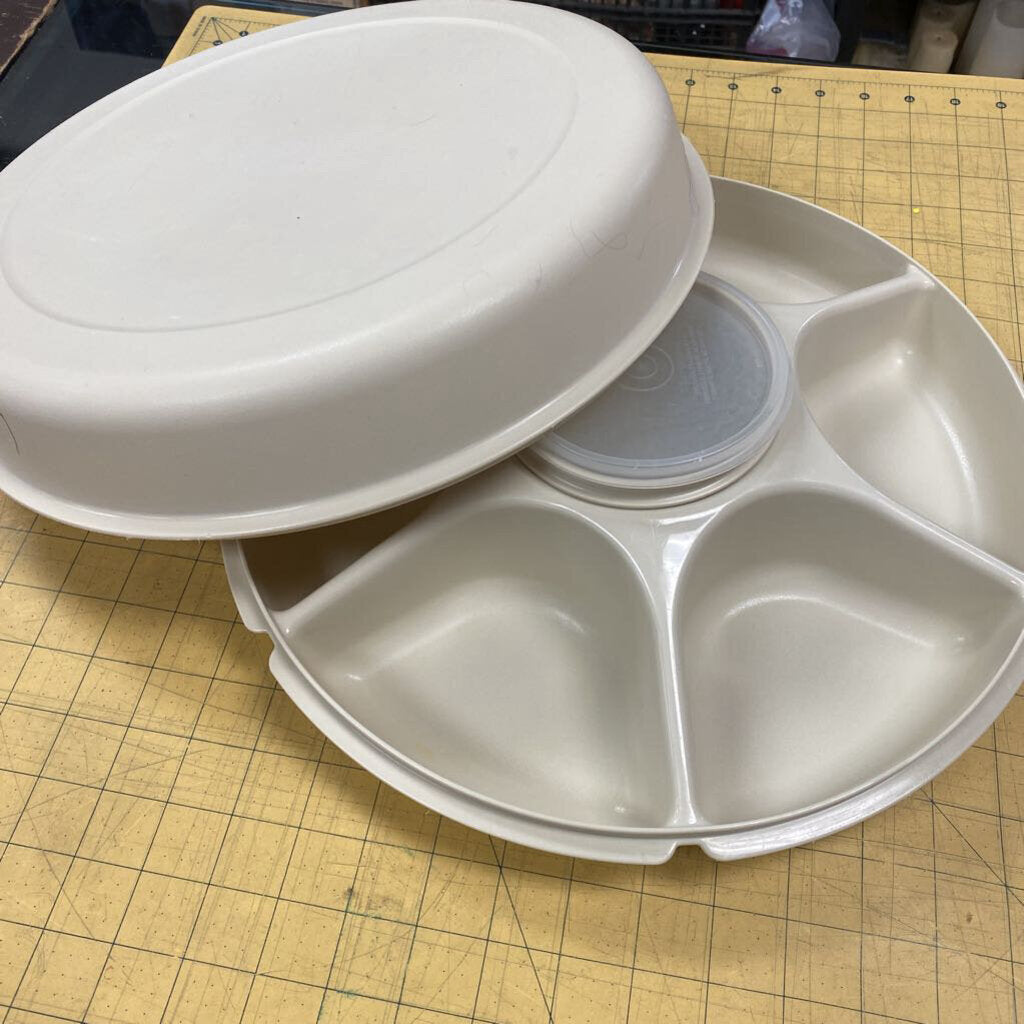 Tupperware Covered Veggie Server