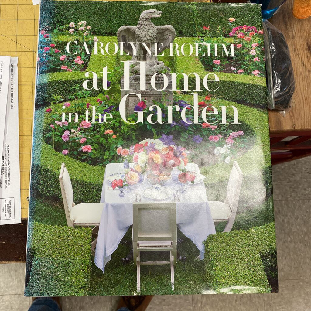 Carolyne Roehm At Home in Garden