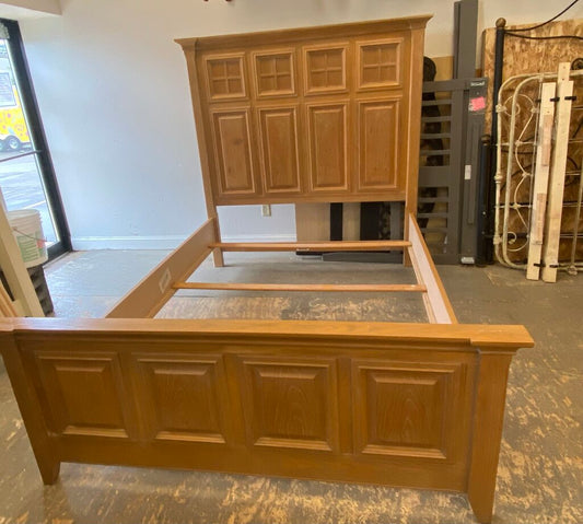 Thomasville American Revival Queen Bed
