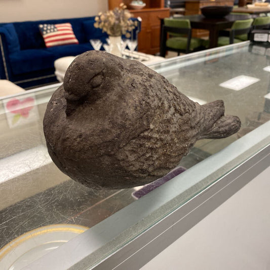 Rustic Plaster Pigeon Figure