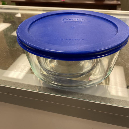 2x Pyrex Storage Bowls w/1 Lid