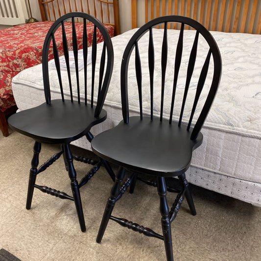 2x Windsor Swivel Bar Stools