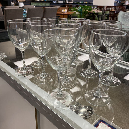 12x Luminarc Red Wine Glasses
