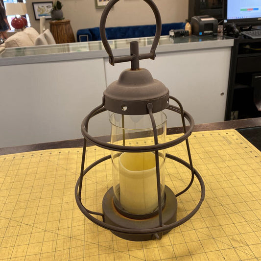 Metal Hurricane Candleholder