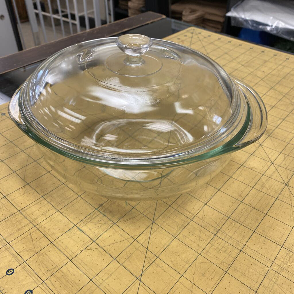 Pyrex Round Covered Baking Dish
