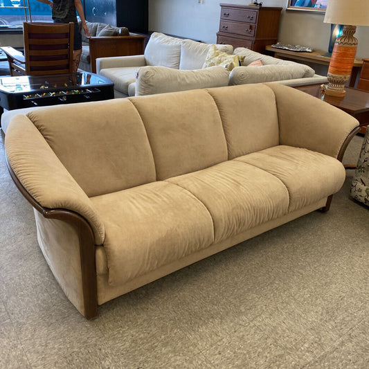 Ekornes Manhattan Suede Sofa
