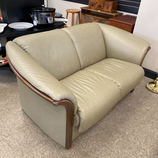 Ekornes Manhattan Leather Love Seat