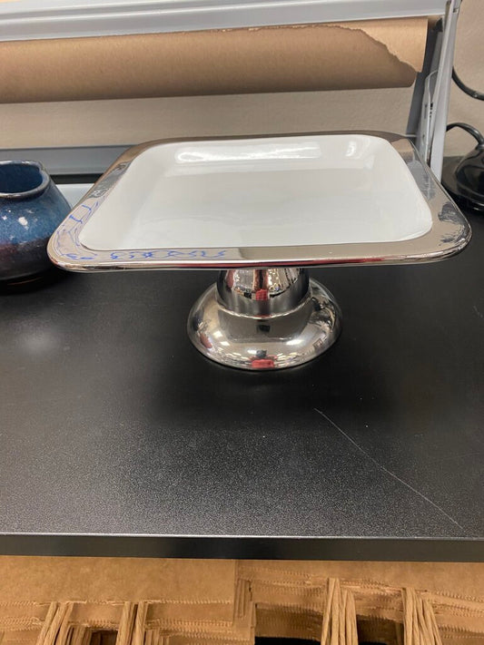 Studio Tu Porcelain Pedestal