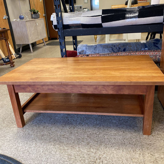 Vermont Woods Burlington Shaker Table