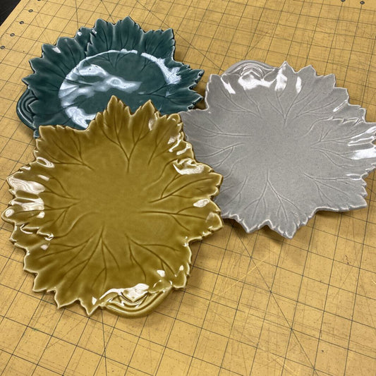 3x Woodfield Leaf Plates