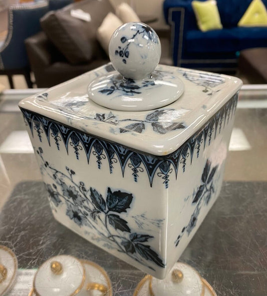 Porcelain Square Tea Box