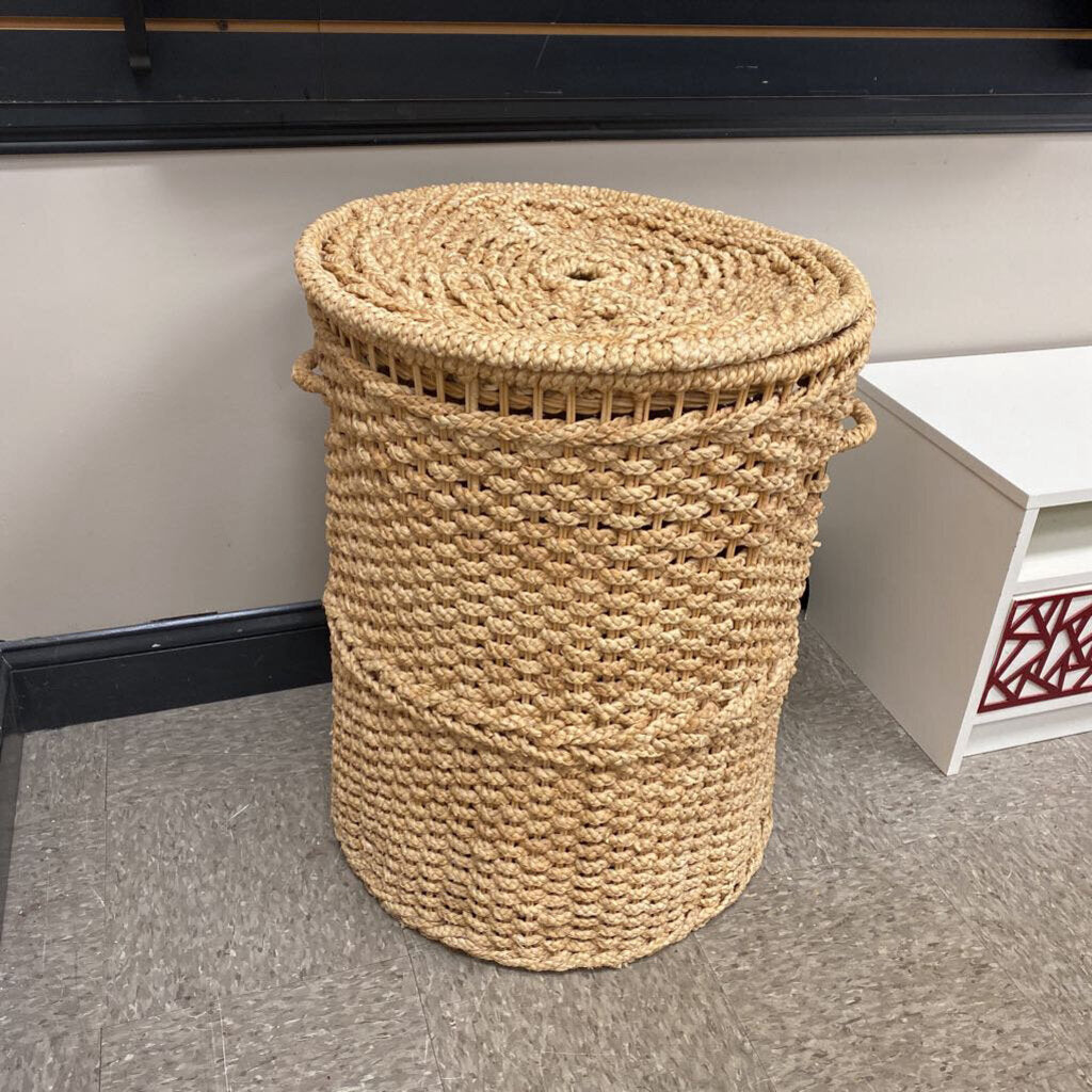 Woven Hamper Basket w/Lid
