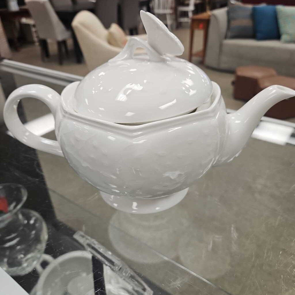 Louise Le Luyer "Butterfly Meadow" 5-Cup Teapot