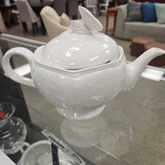 Louise Le Luyer "Butterfly Meadow" 5-Cup Teapot