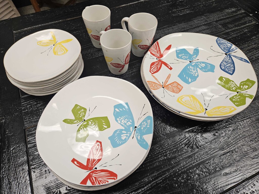 Butterflies Dinnerware SET