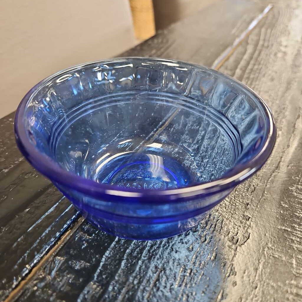 Vintage Pyrex Ramekins - Set of 4